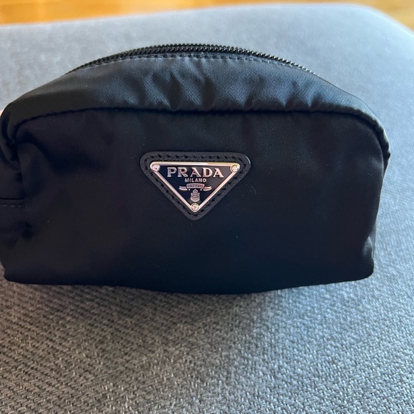 🖤Prada Re-nylon Pouch🖤 - Picture 2 of 7